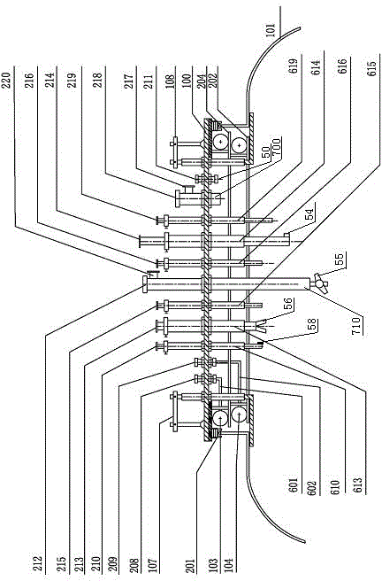 Closed energy-saving and environment-friendly tank truck cleaning device and cleaning method thereof