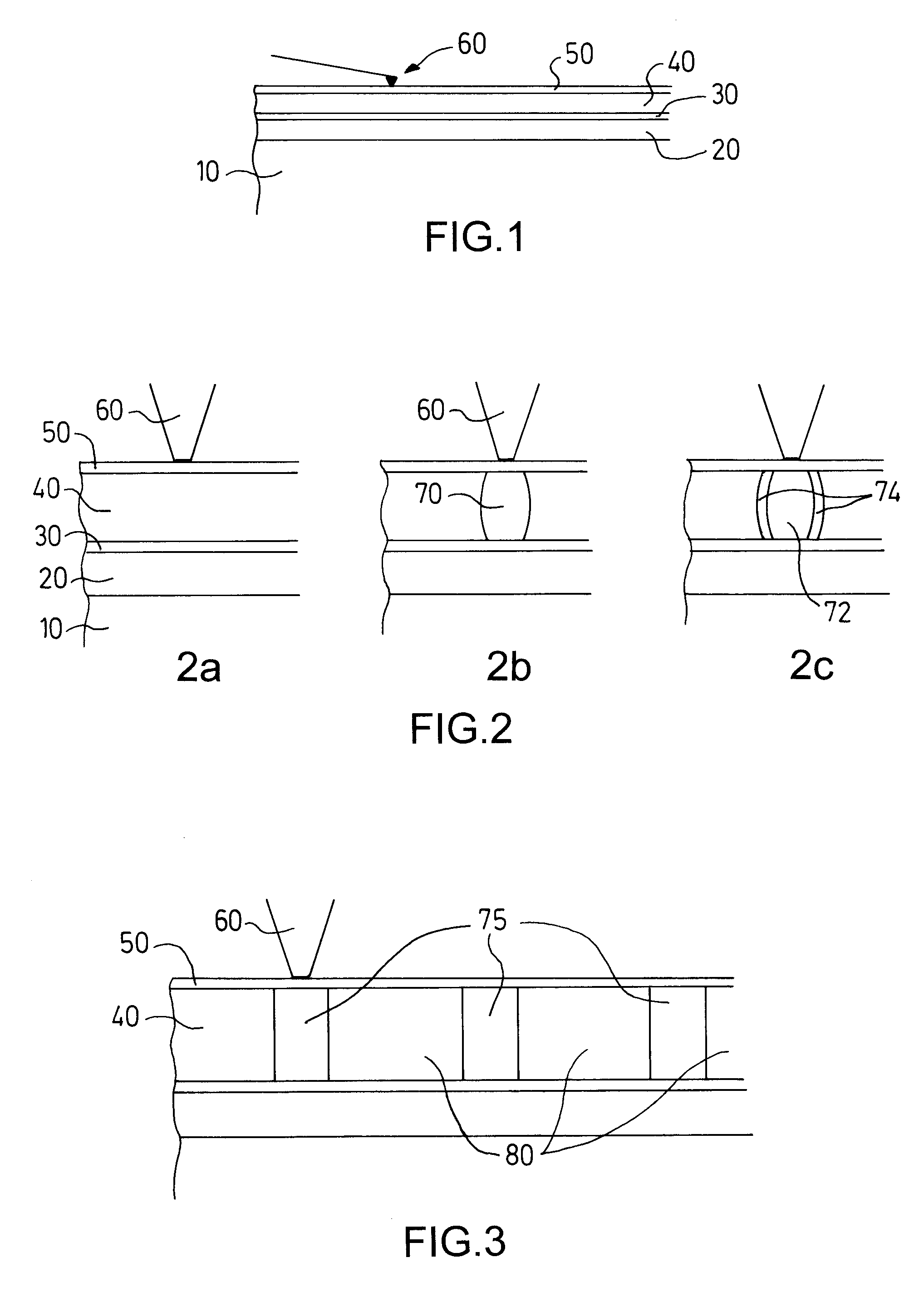 Data memory, writable and readable by microtips, which has a well structure, and manufacturing method