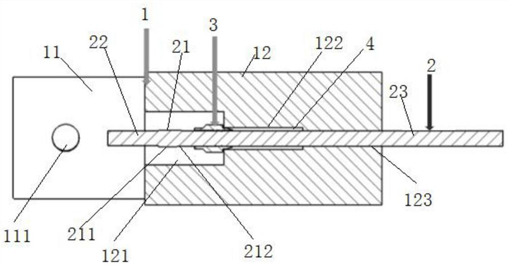 A device and method for stretching and expanding diameter of memory alloy pipe joint