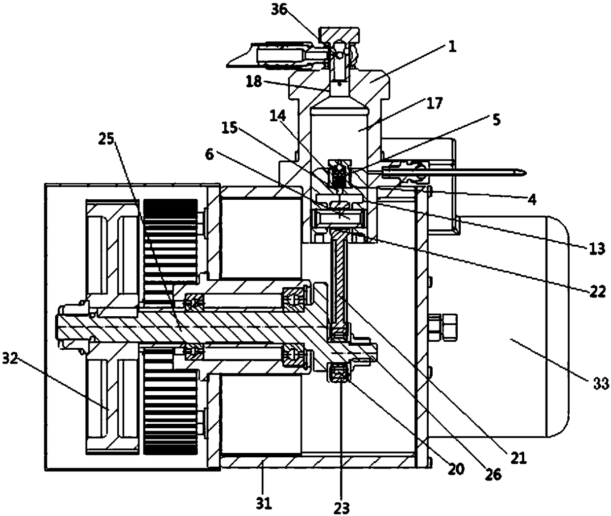 A self-compensating plunger pump driving device