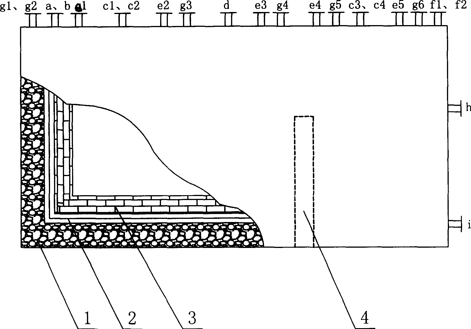 Device for low-temperature continuous conversion of potassium chloride to heating steam and production process thereof