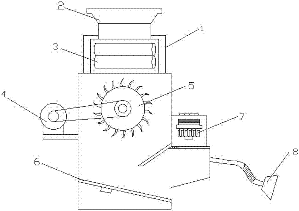 Straw pulverizer absorbing crushed straw