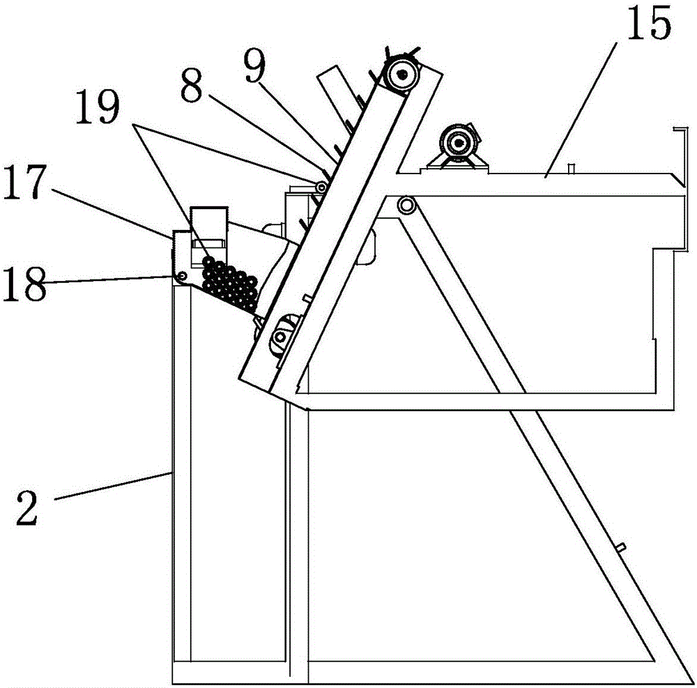 Directional bobbin conveying device of bobbin arranging machine