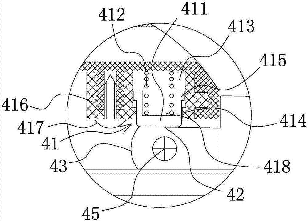 Panel resetting structure of self-wringing mop