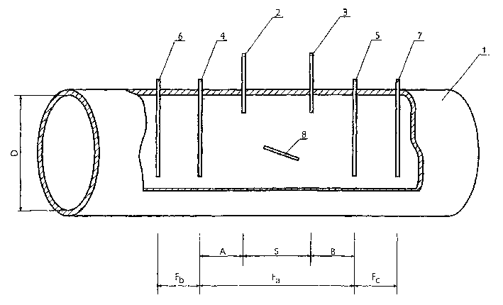Microwave measuring device for detecting the charge of a two-phase flow