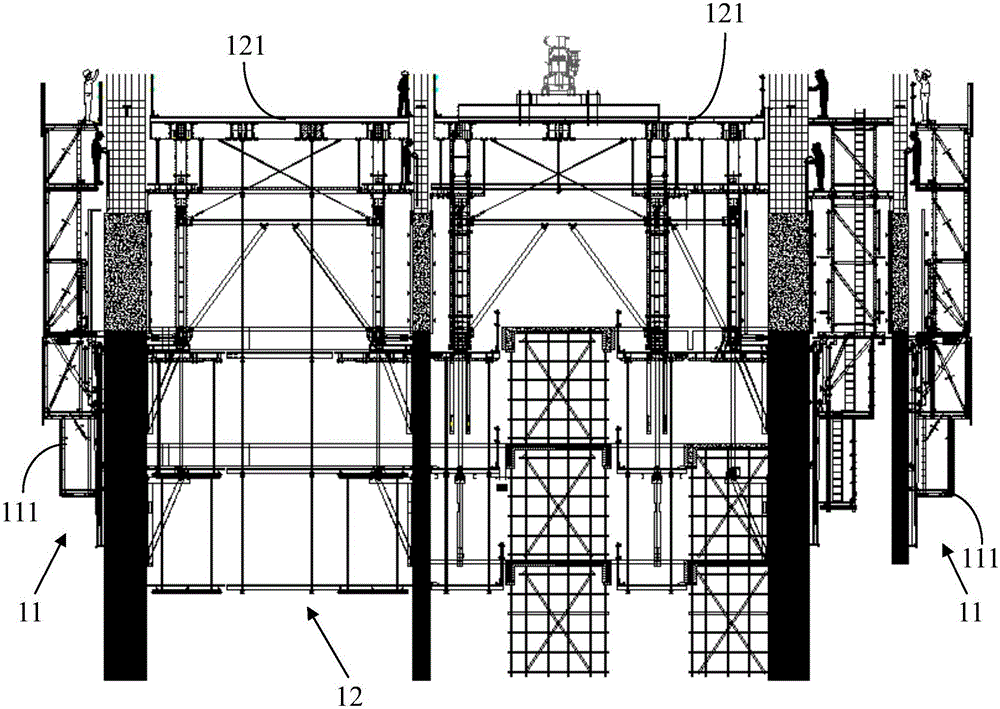 Inner roof external climbing type formwork construction platform for super high-rise building construction