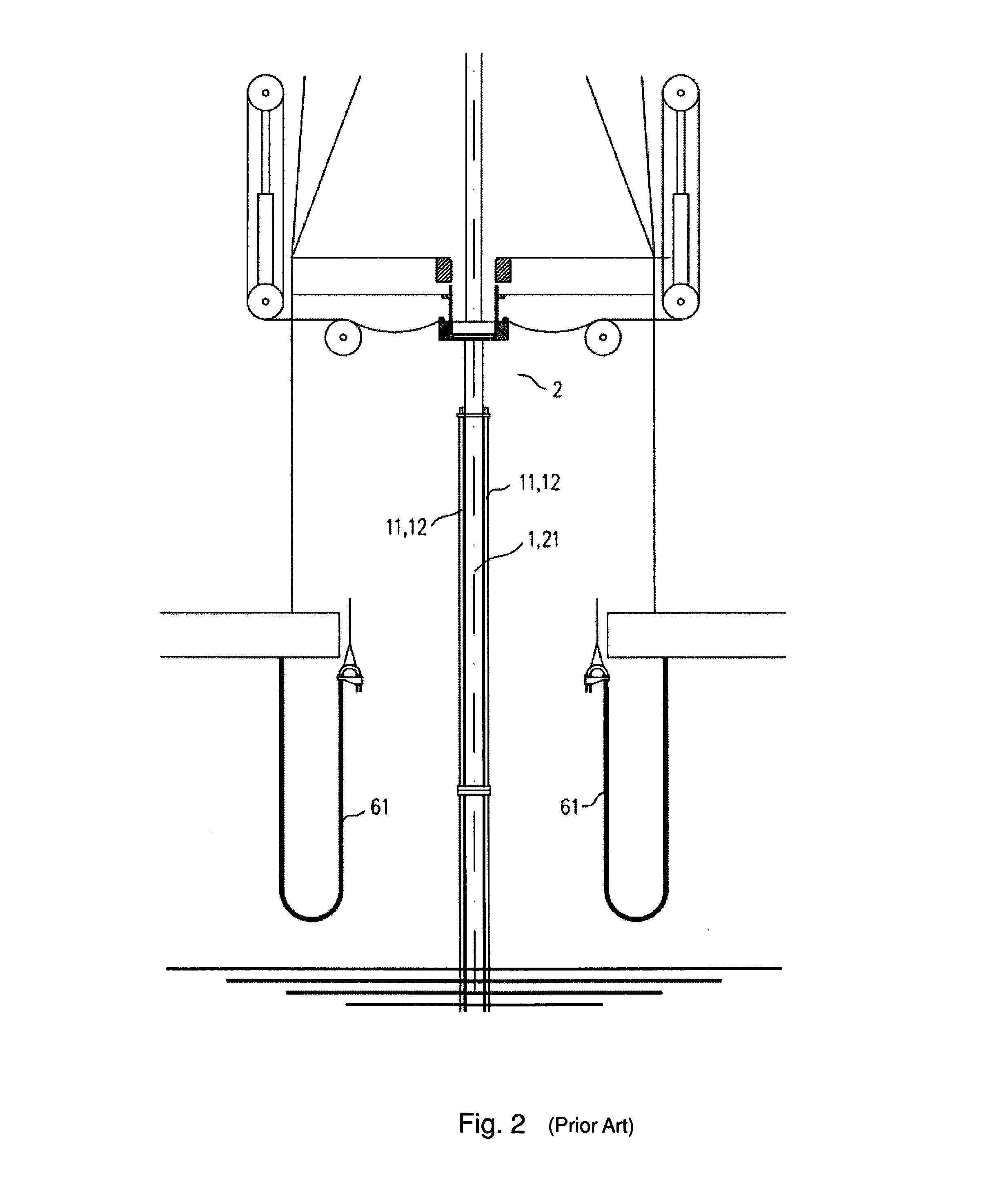 Connecting device for kill/choke lines between a riser and a floating drilling vessel