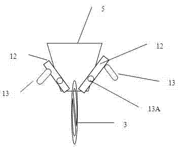 Device for automatically removing fluid impurities in pipelines