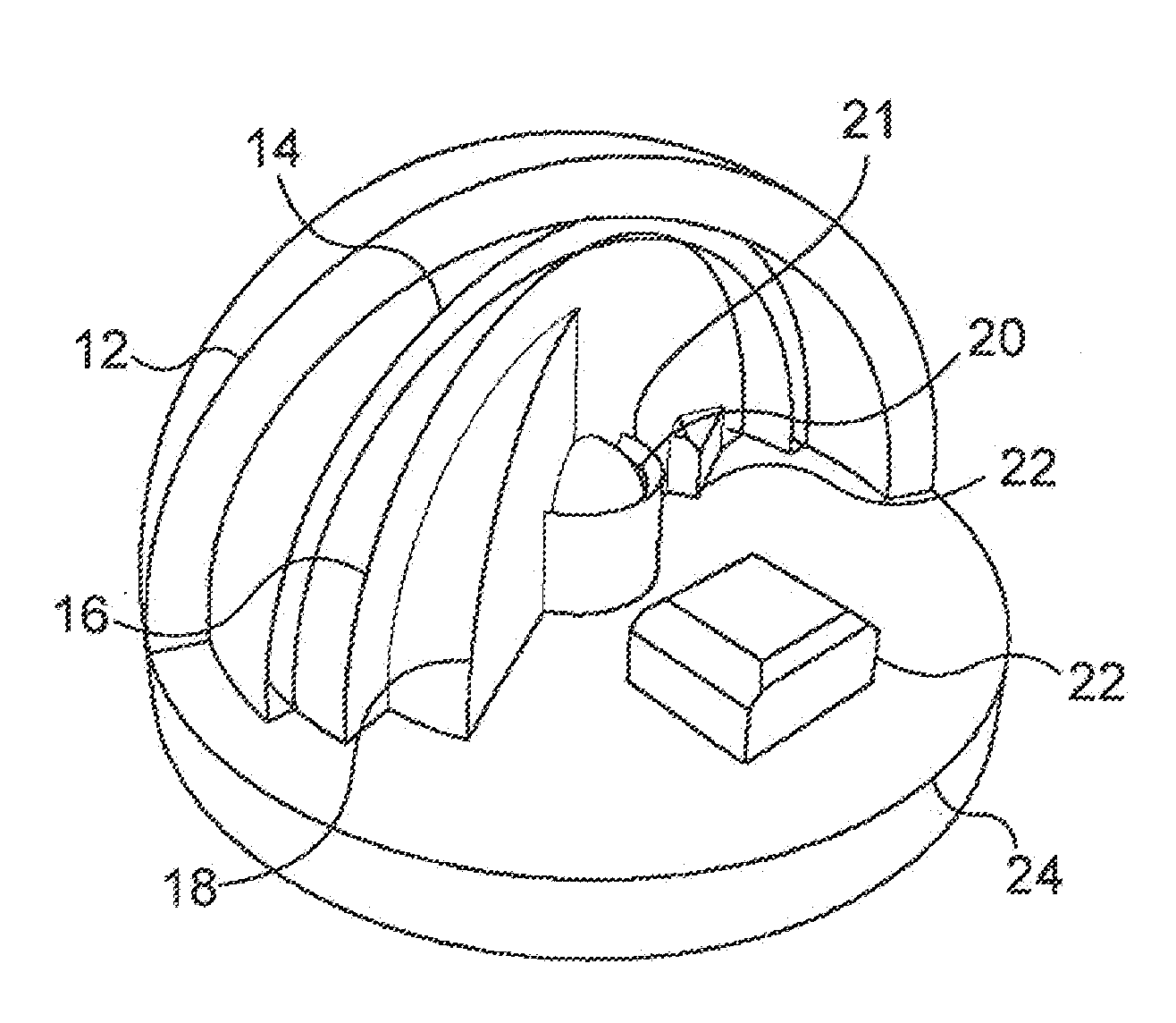 Electrically Insulated Screen and Method of Erecting an Electrically Insulated Screen
