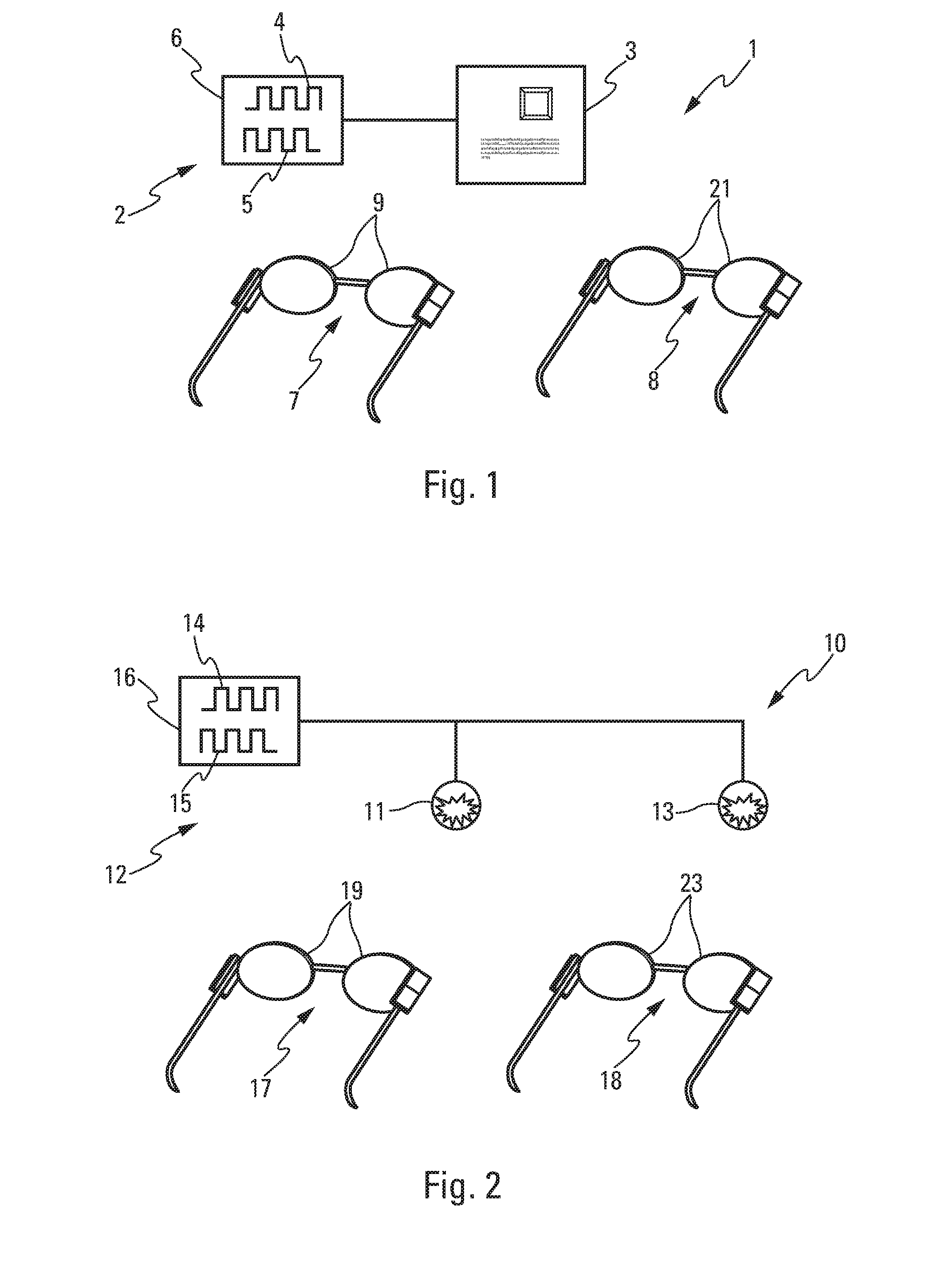Differentiated viewing device provided with active spectacles