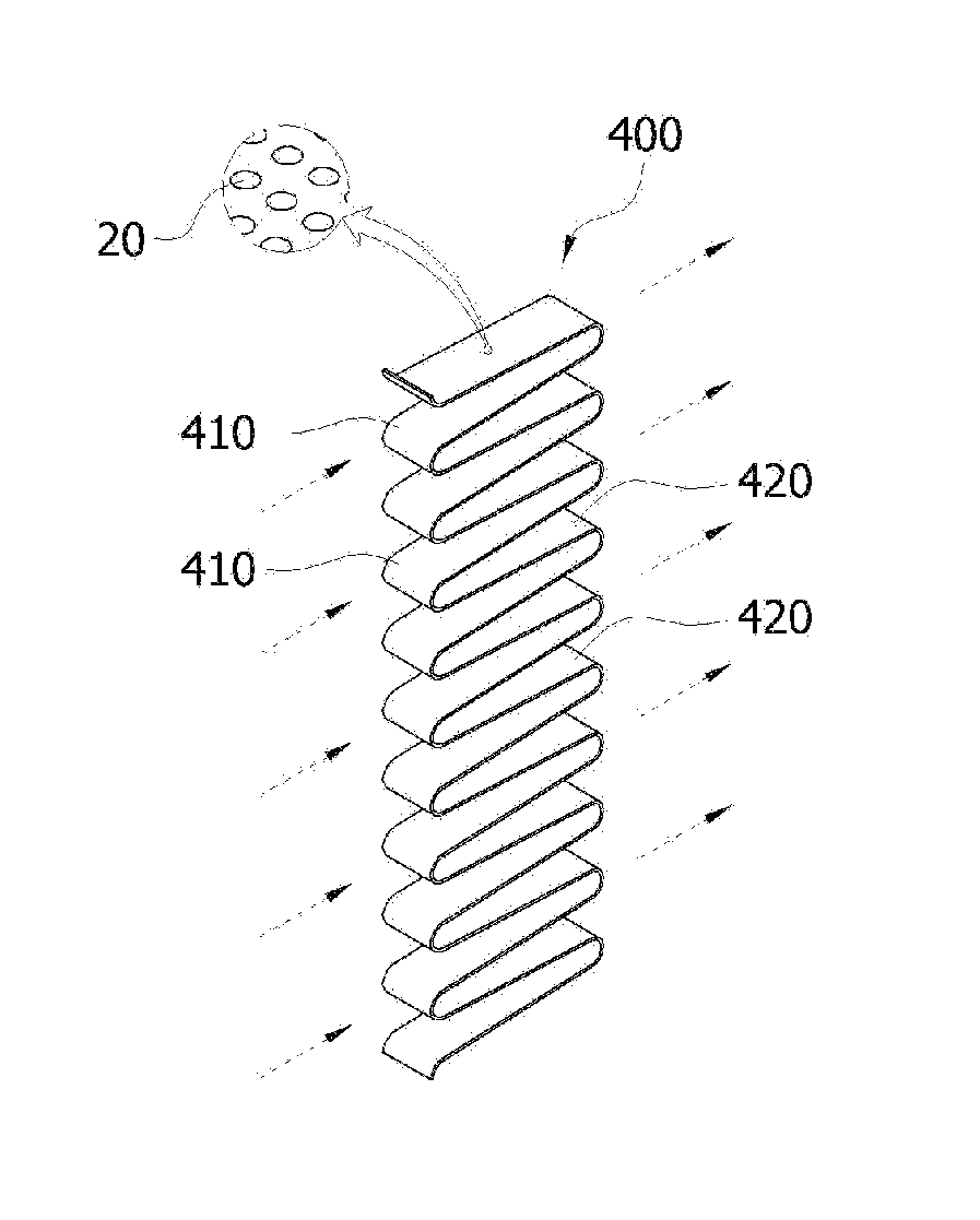 Strainer wall structure including curved sections