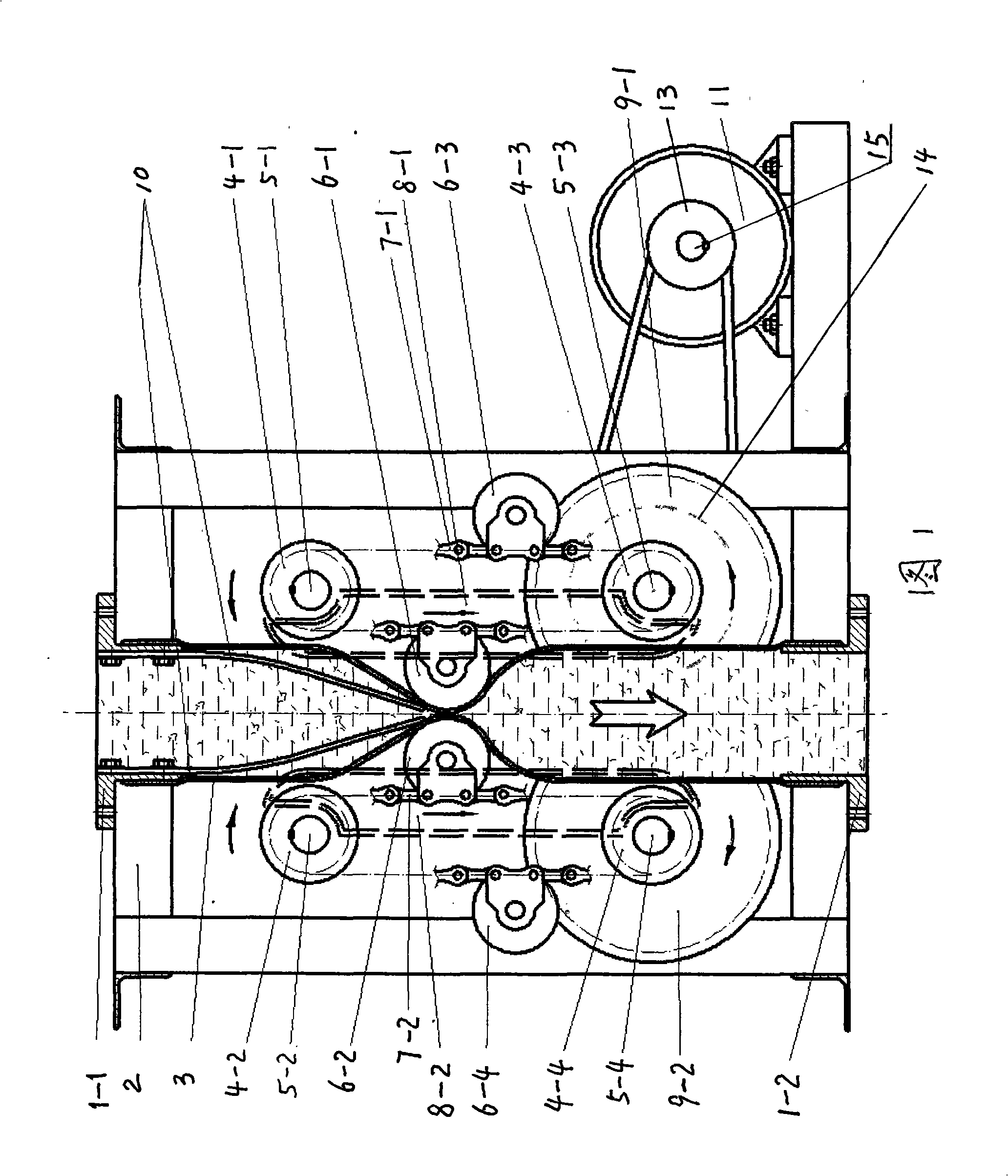 Extrusion type conveying device for emulsion explosive and emulsion matrix