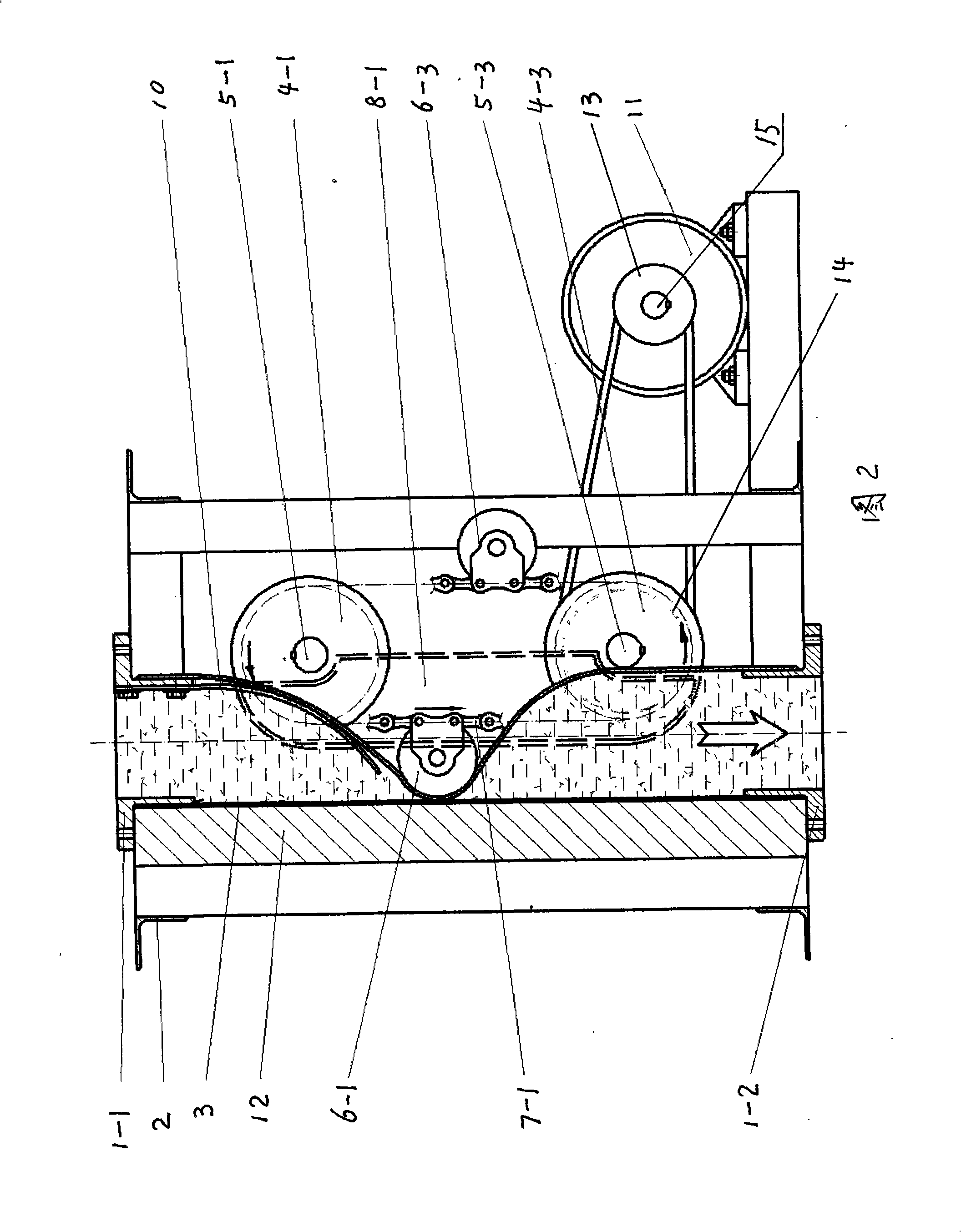 Extrusion type conveying device for emulsion explosive and emulsion matrix