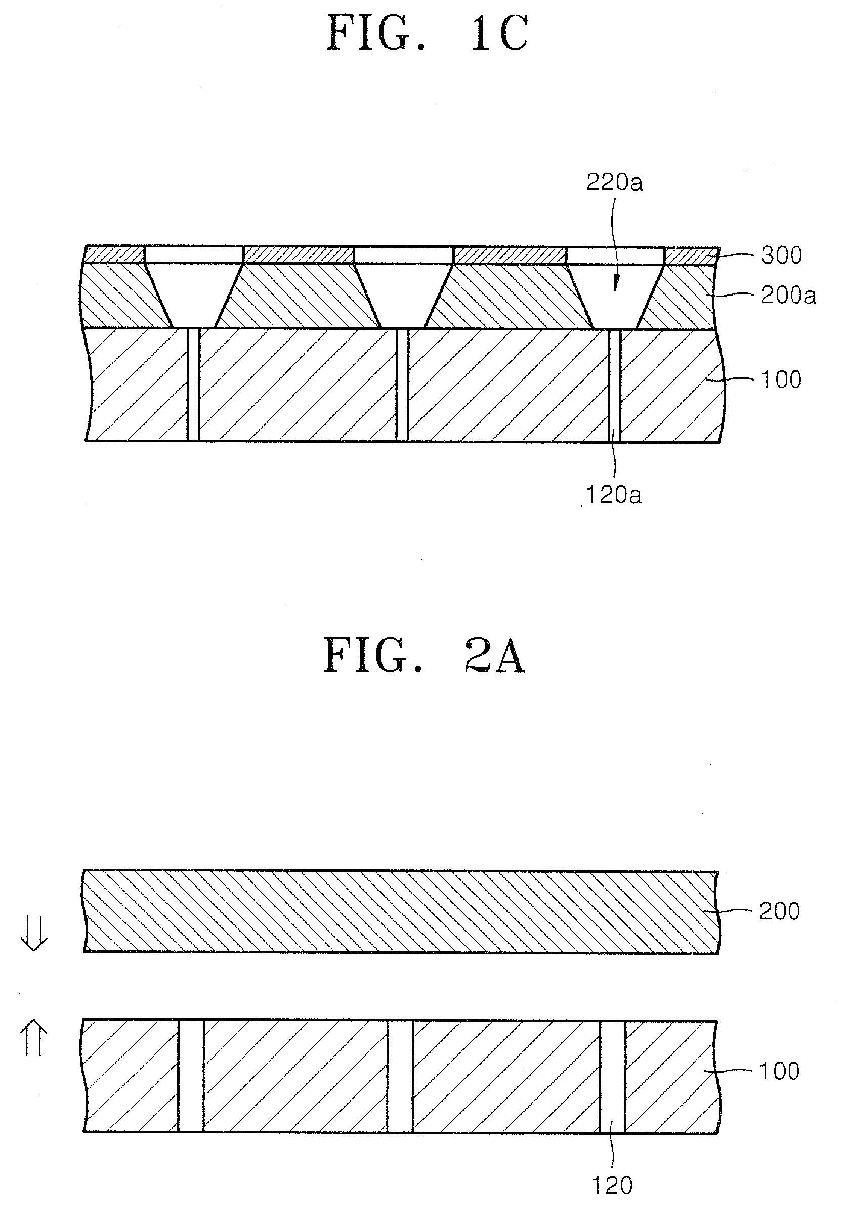 Mold for forming conductive bump, method of fabricating the mold, and method of forming bump on wafer using the mold