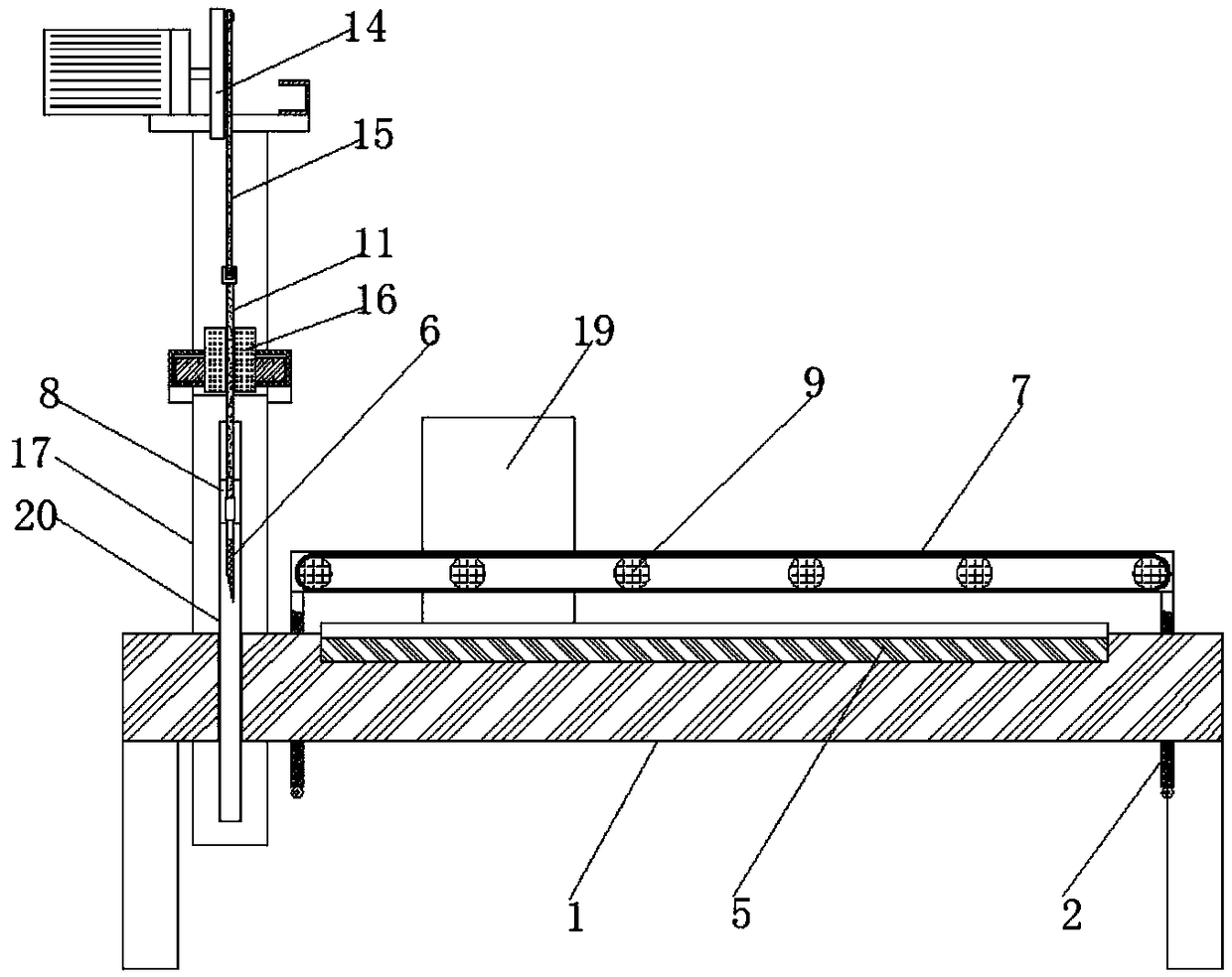 Conveniently-adjusted raw material shredding device for traditional Chinese medicine pharmacy