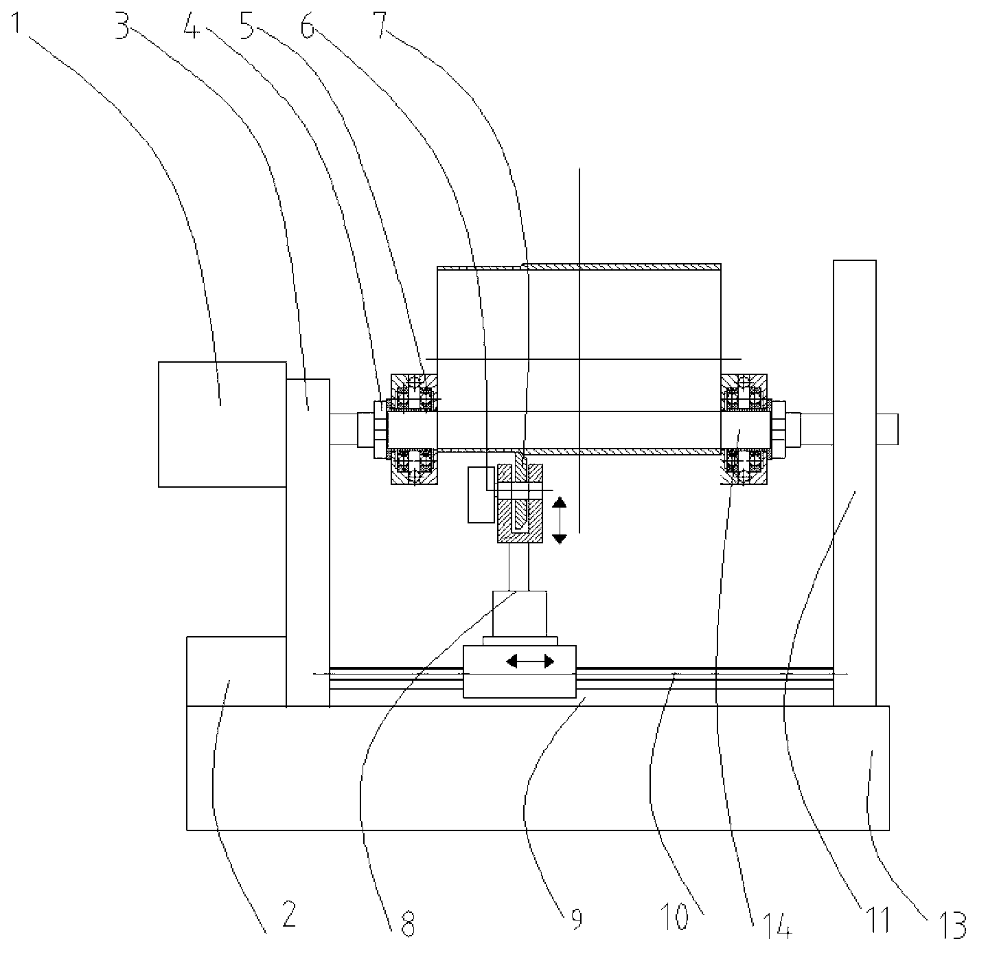 Spinning and forming device of cylindrical part with inner strengthening and outer thinning