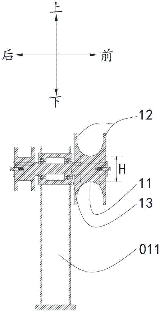 Travelling device and single-rail restraining humidifying all-in-one machine