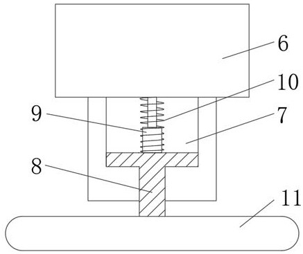 A hot pressing device for plywood production