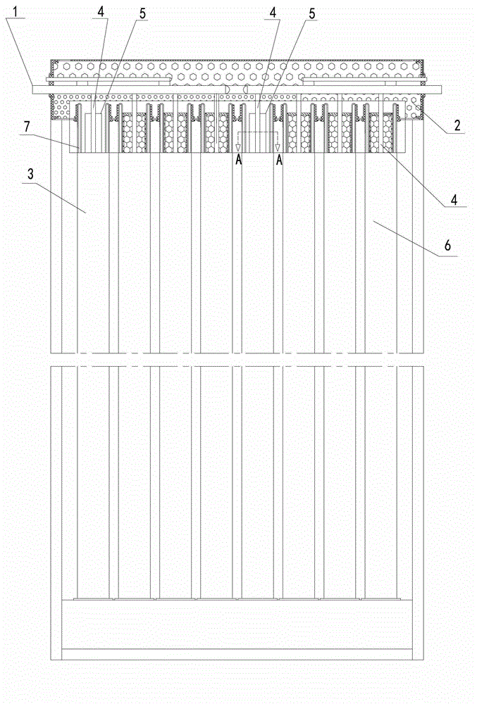 Phase change heat storage solar water heater with enhanced heat absorption capability