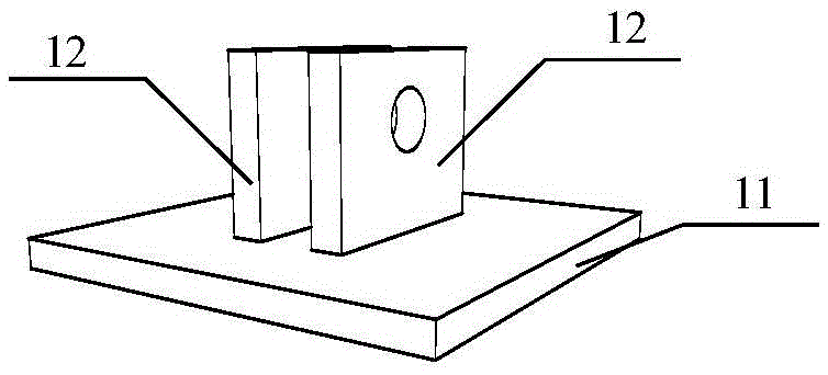 Assembling type post removing device for progressive collapsing of frame structure