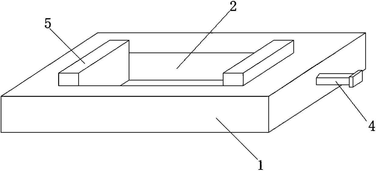Bracket for delivery of three-dimensional storehouse tray from storage