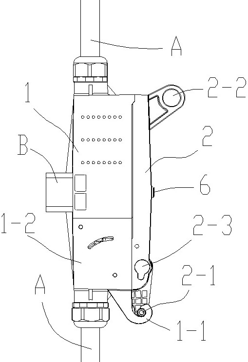 Outdoor low-voltage enclosed load isolation switch with power-assisted mechanisms