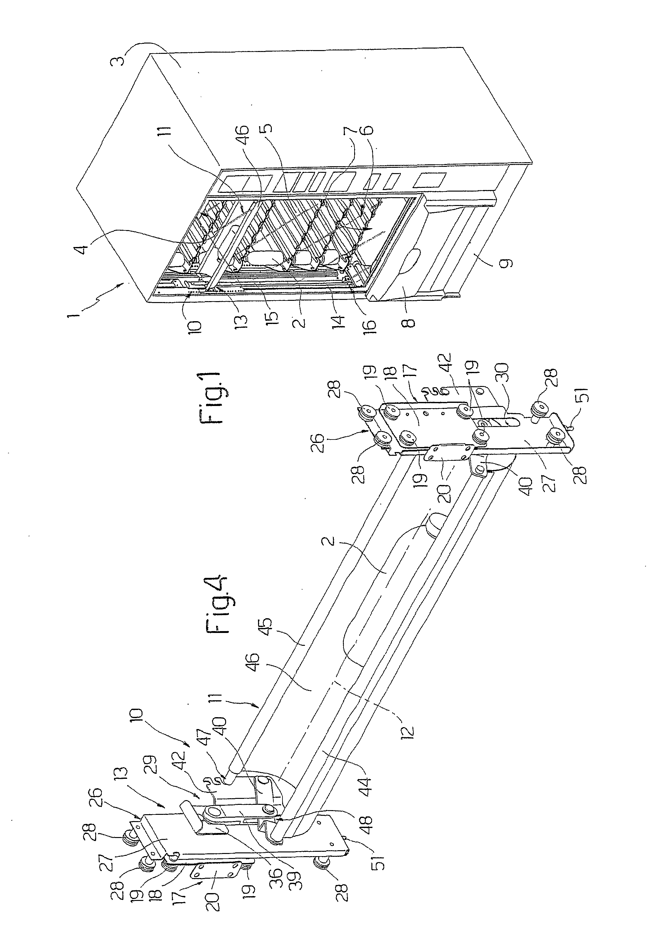 Method and device for transferring products in a vending machine