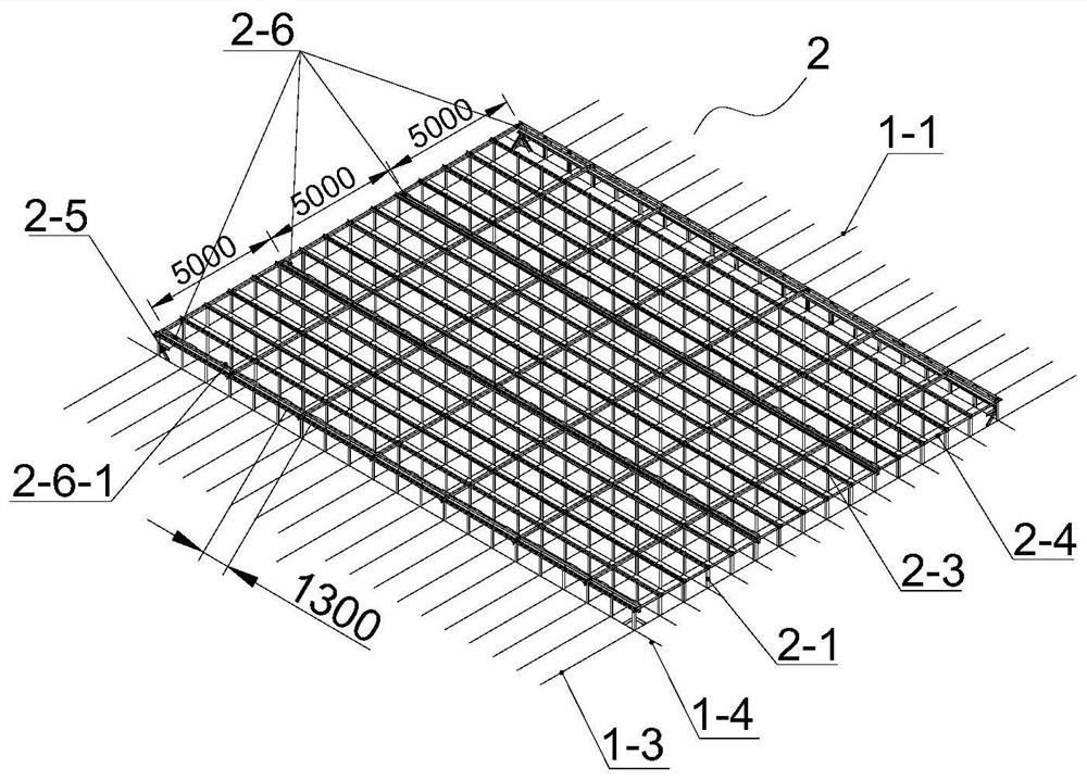 Method for constructing large-span deck segment of ship