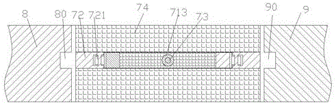 Covering device for movable connection gap of carriage