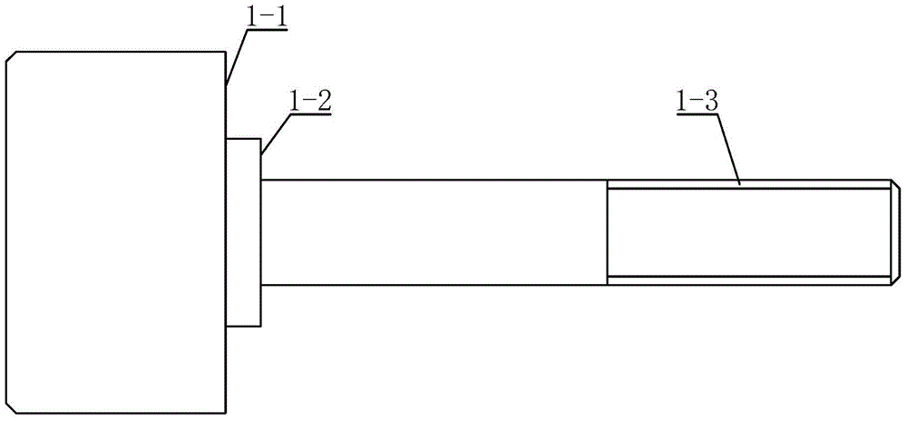 Thin-wall round pipe turning fixture