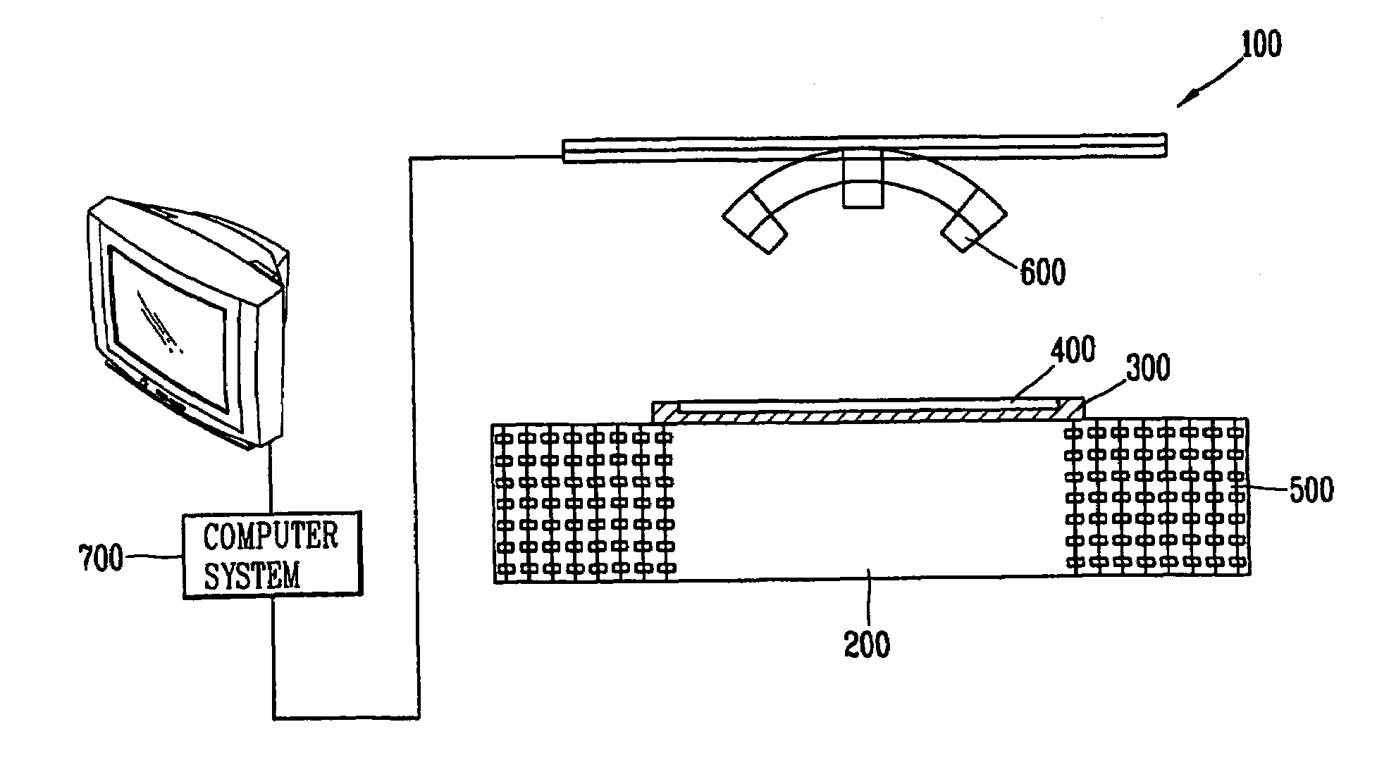 Test apparatus having auto probe that contacts a display device and test method using the same