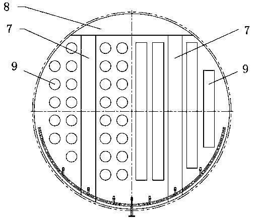 Structure and method for self-flushing oil collecting tank