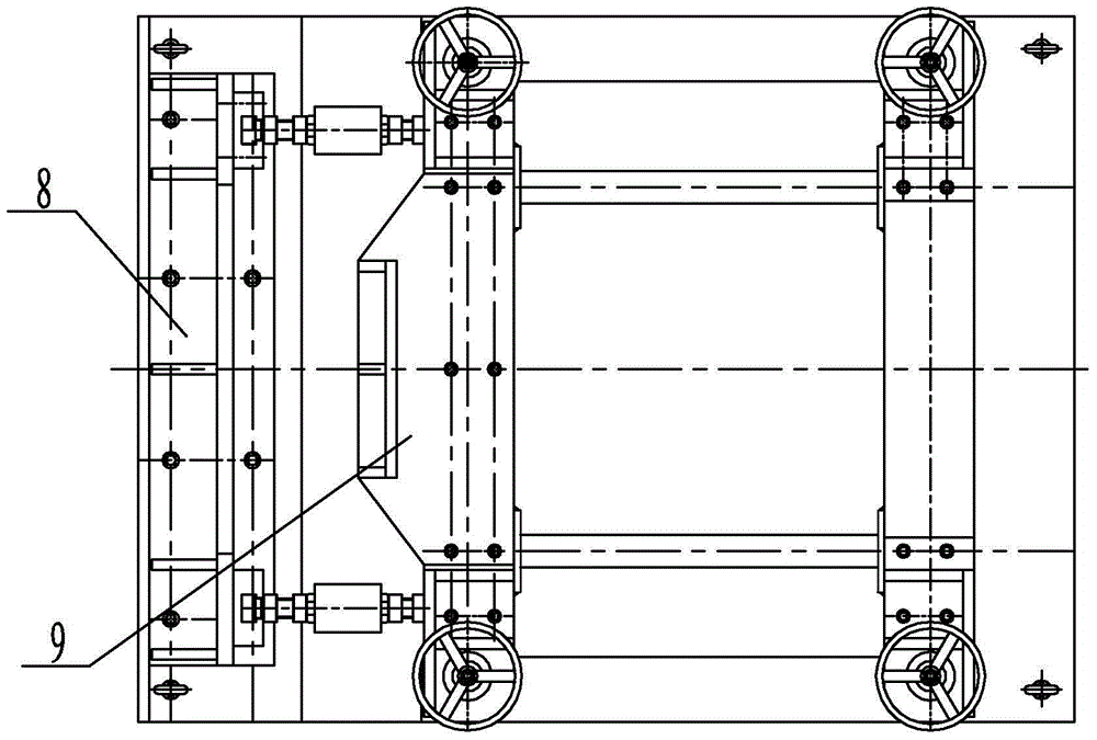 Adjustable mold heating and clamping platform for composite material pultrusion machine