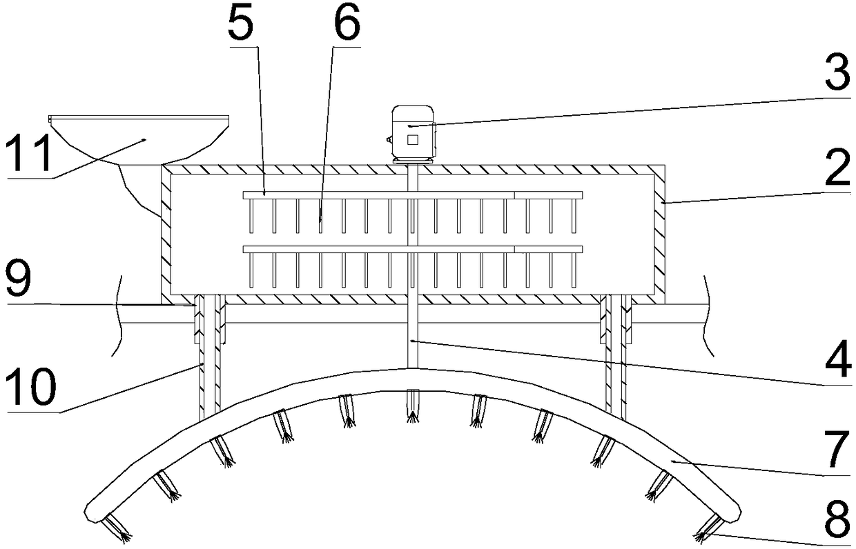 Cam-driven feed yogurt additive spraying device for meat and poultry breeding