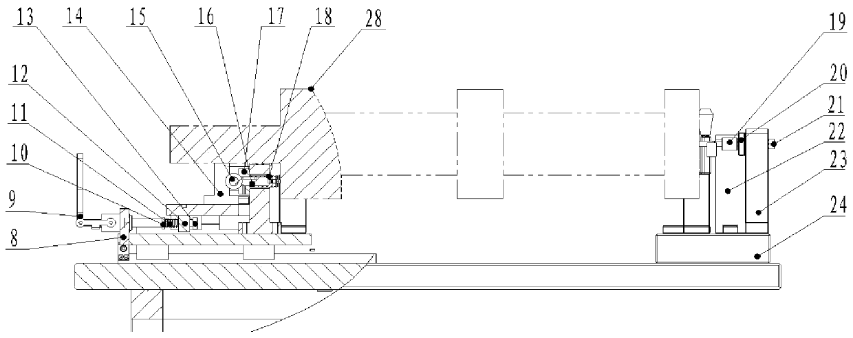 Step shaft runout detection device and detection method