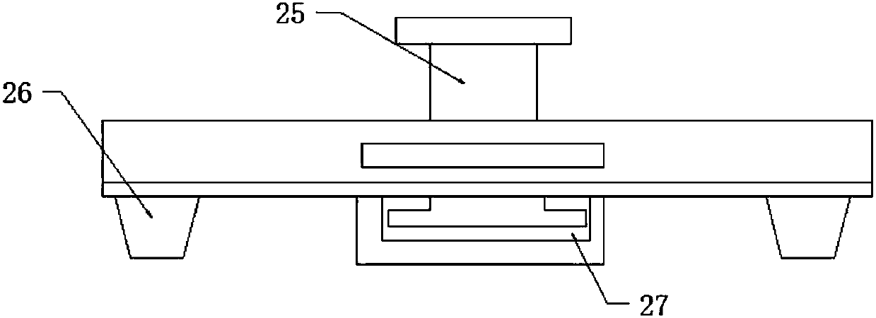 Tray in maintaining device for car tire