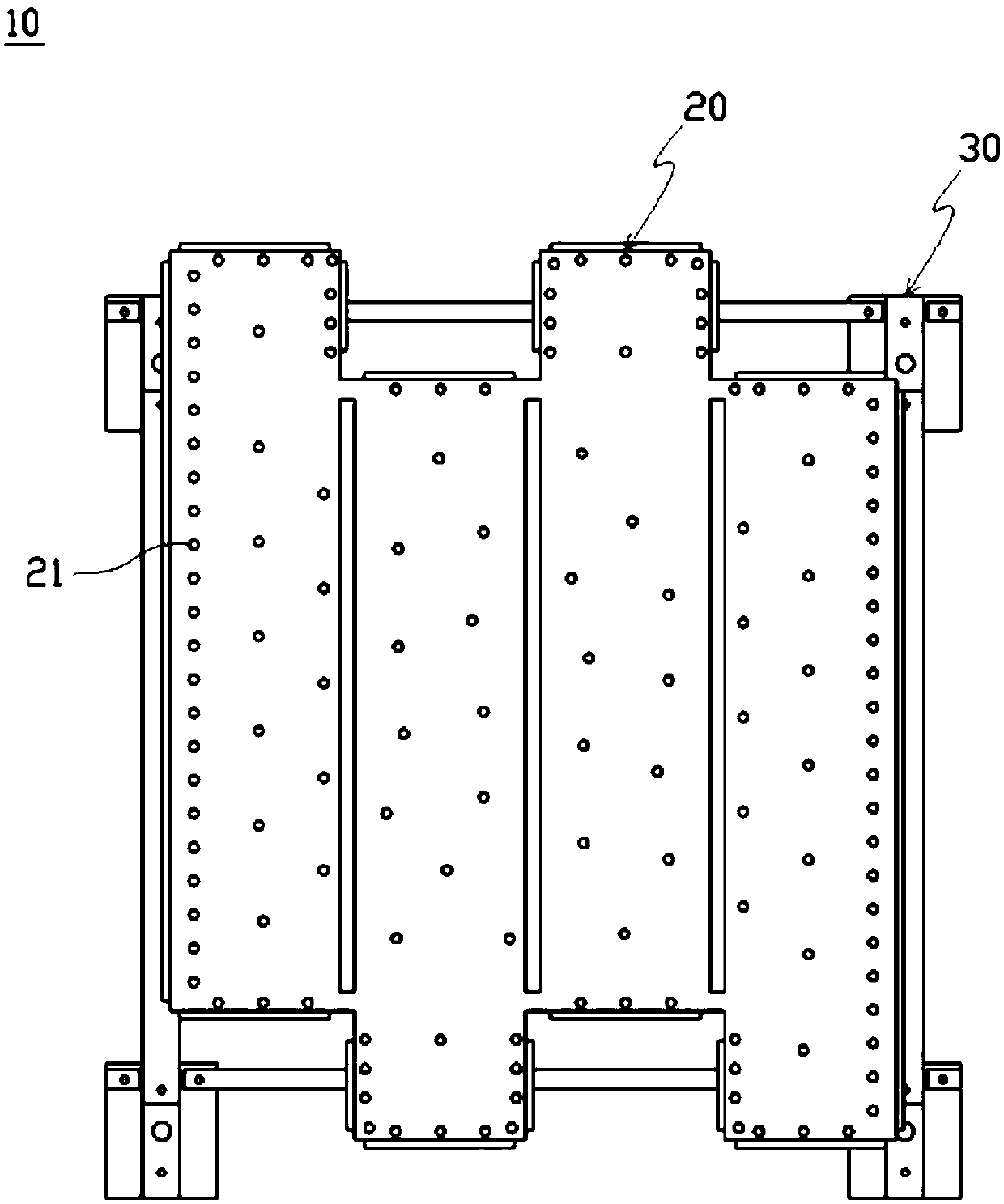 Movable base plate capable of forming staggered lines and improving supporting force