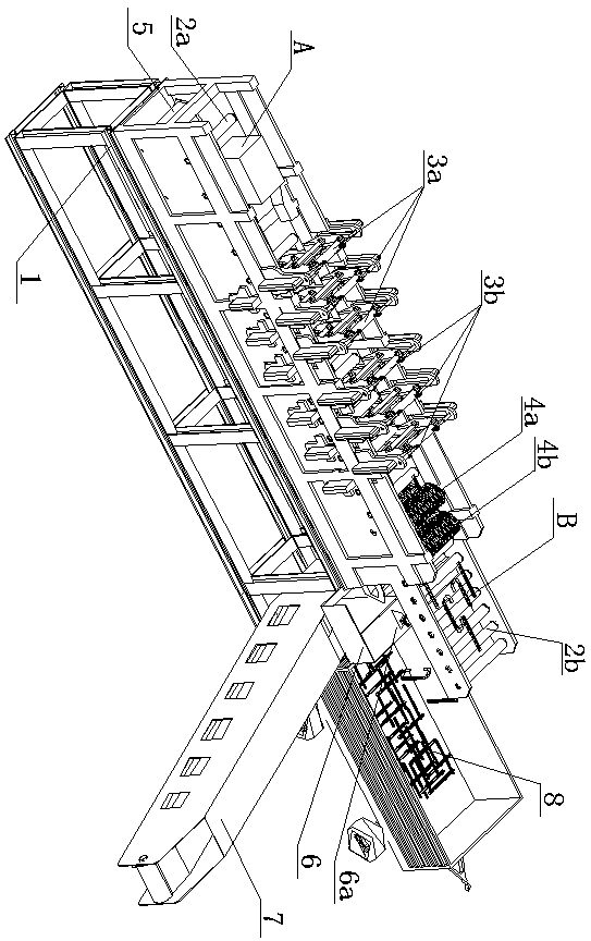 Device for automatically and efficiently crushing reinforced concrete cut material blocks