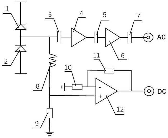 High-signal-to-noise-ratio broadband balance zero-beat detector for quantum random number generation