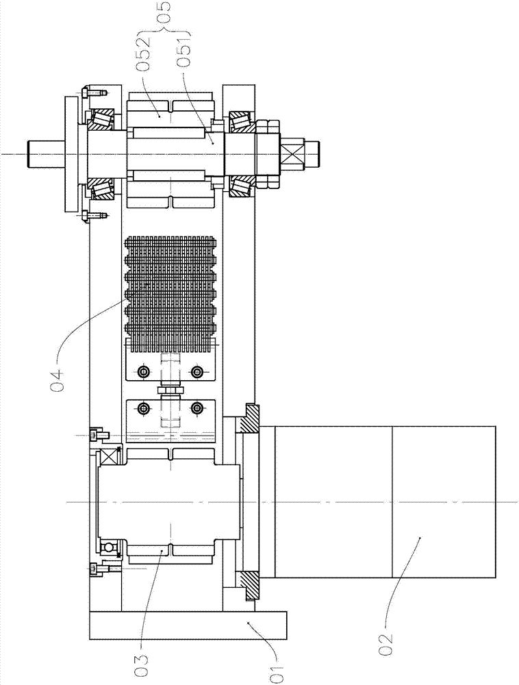 Pipe bending machine and gear transmission device thereof