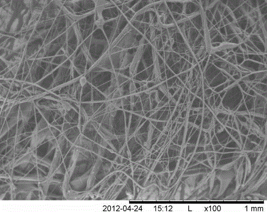 Method for preparing modified konjac glucomannan fiber by electrostatic spinning