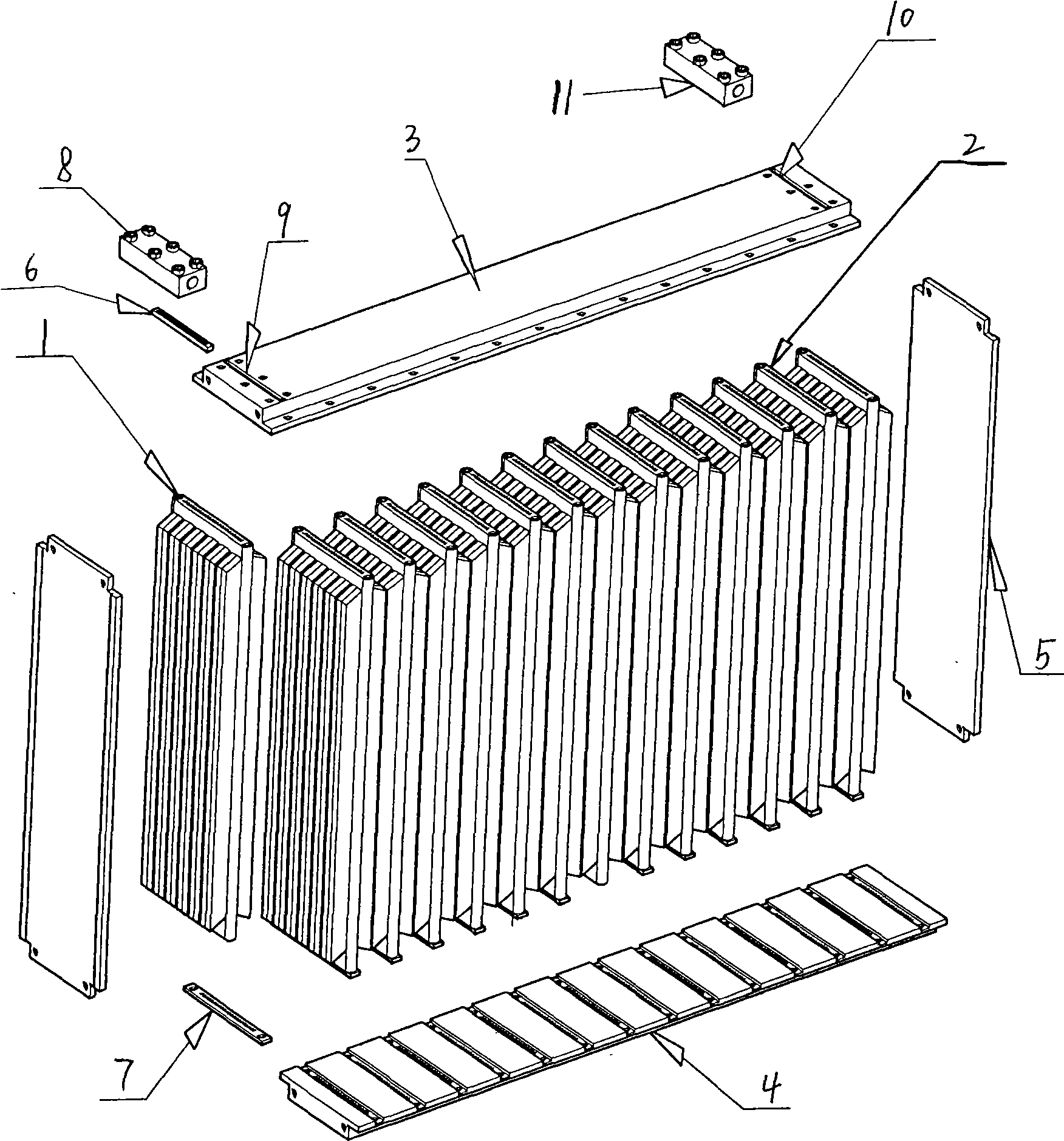 Special-shaped microchannel and exterior corrugated fin integration molding heat exchanger