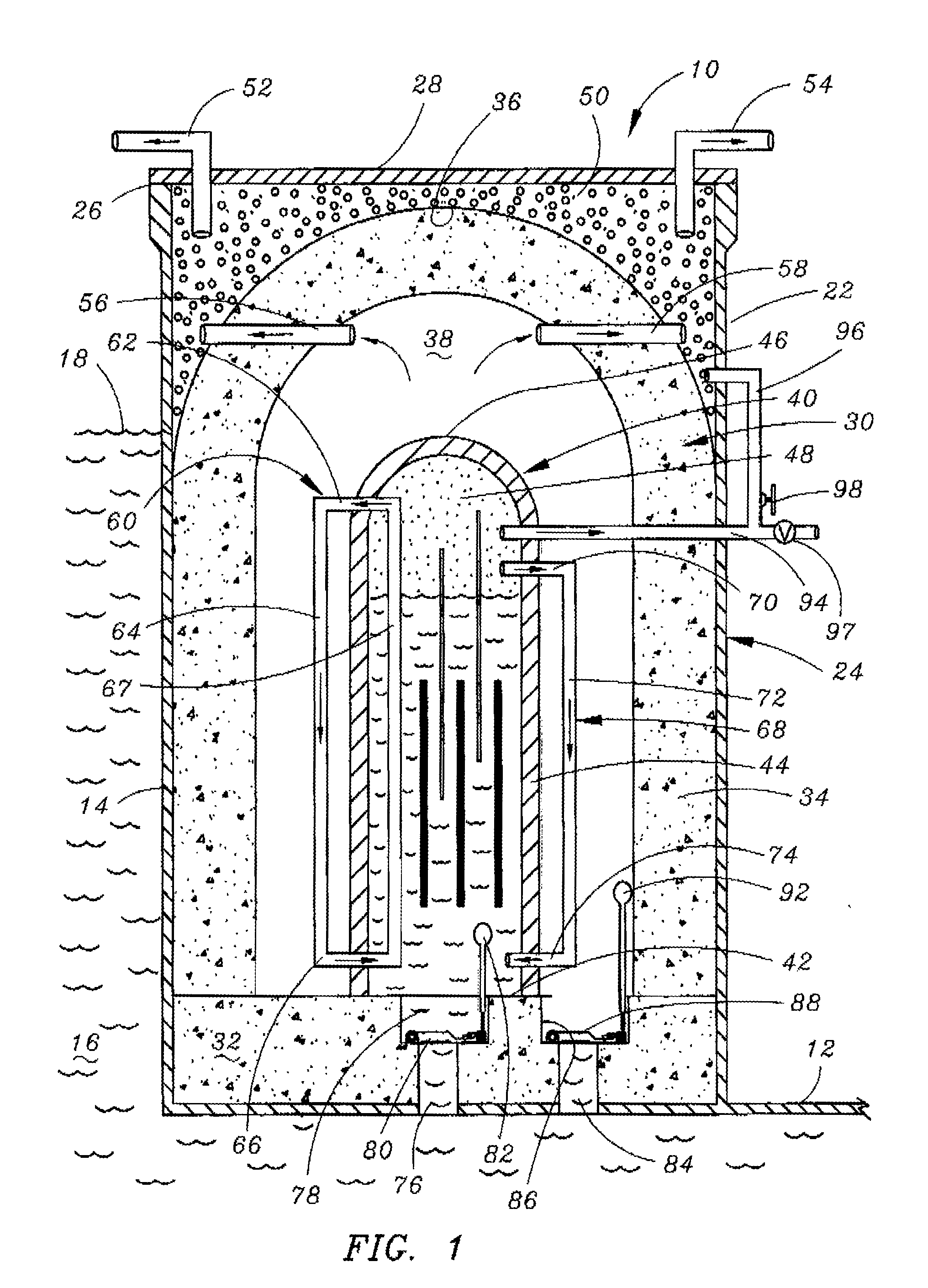 Floating nuclear power reactor with a self-cooling containment structure and an emergency heat exchange system