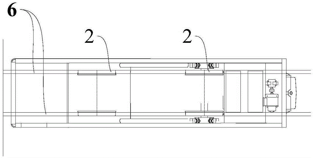 Electric locomotive derailment detection device and electric locomotive with it