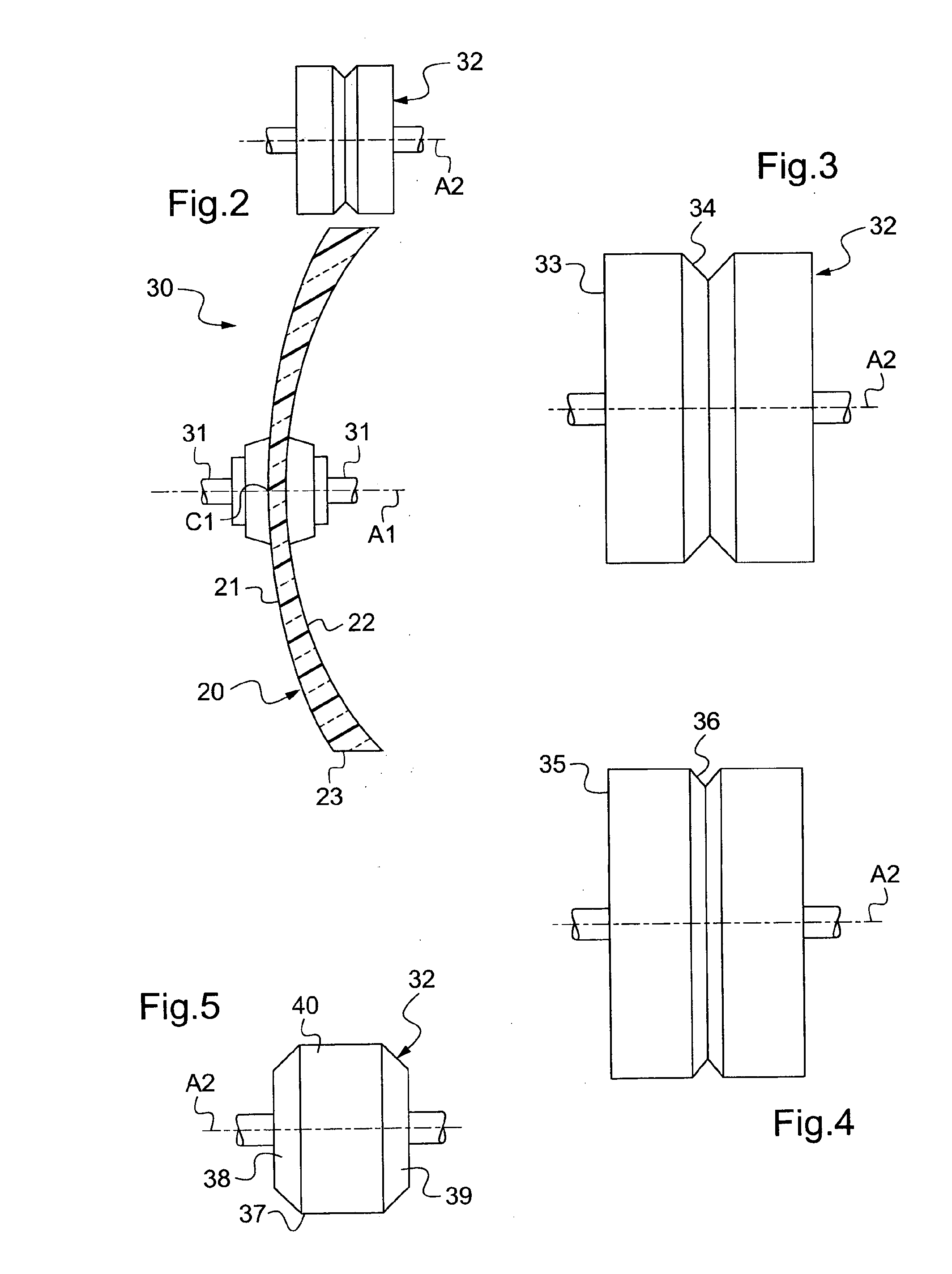 Method of preparing an ophthalmic lens with special machining of its engagement ridge