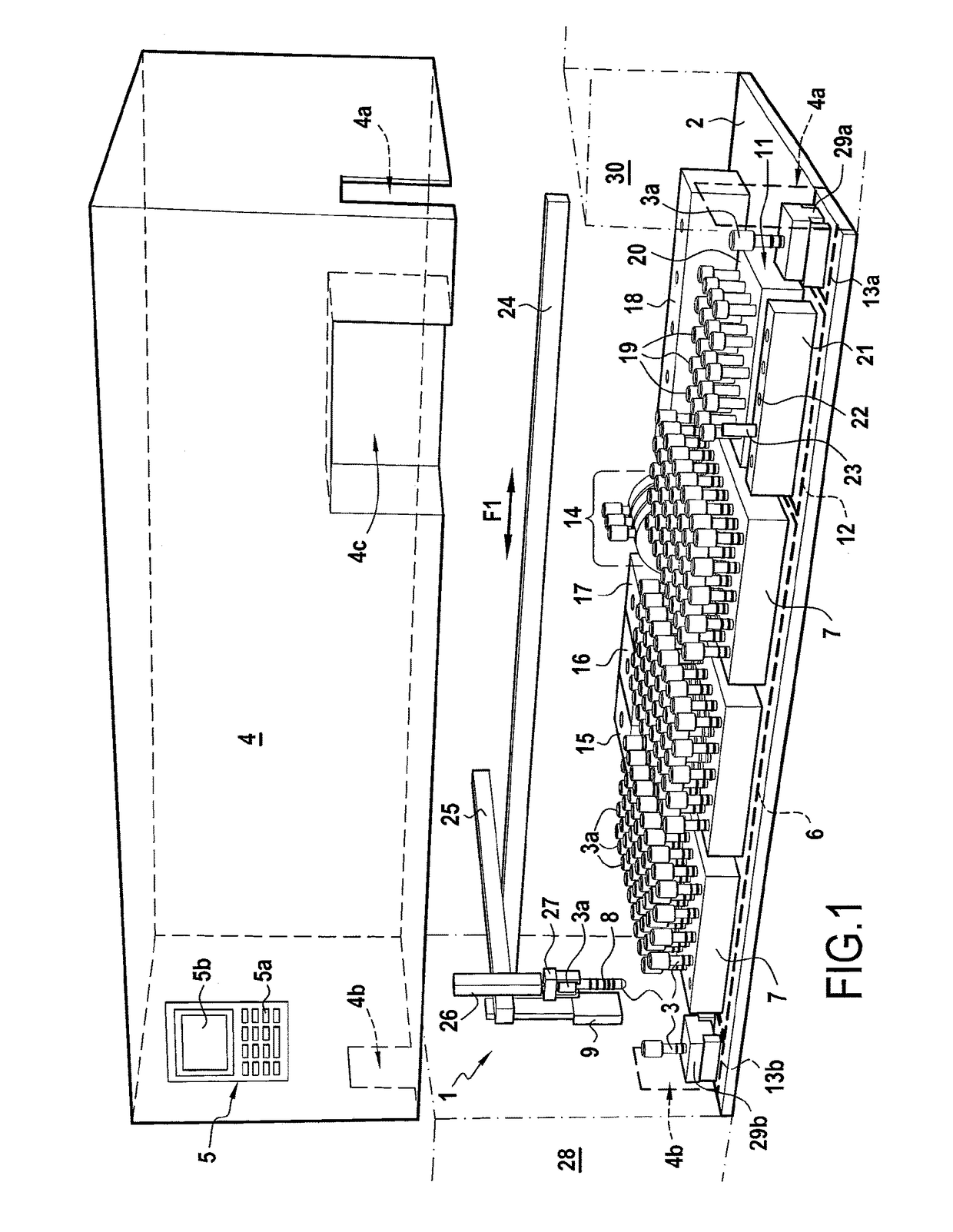 Automatic method of preparing samples of total blood for analysis, and an automatic device for implementing the method