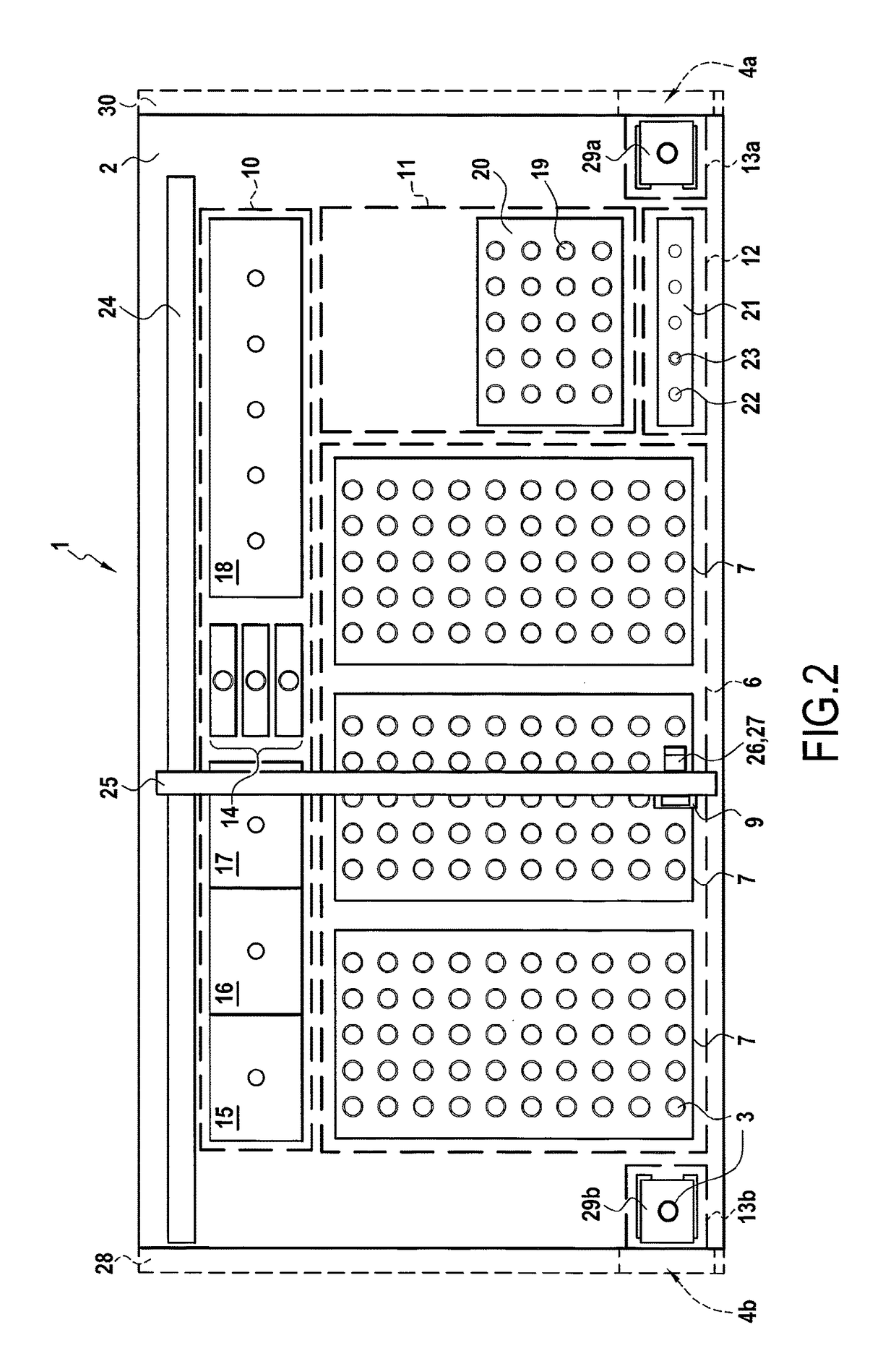 Automatic method of preparing samples of total blood for analysis, and an automatic device for implementing the method