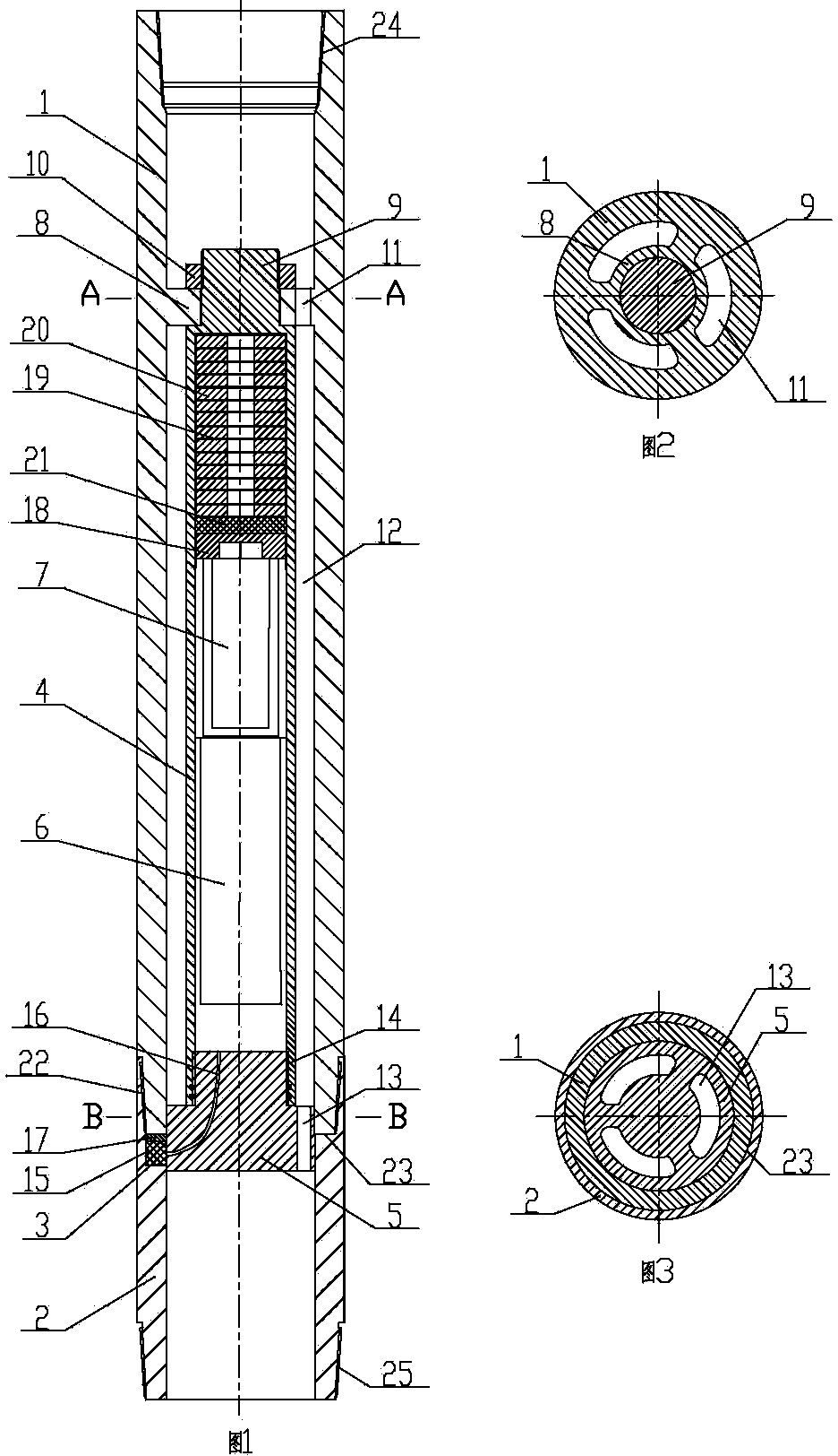 Information while drilling sound wave transmission relay transmitting device