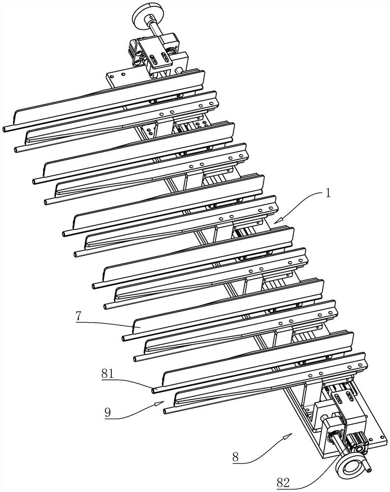 Blocky material conveying device and food loading production line