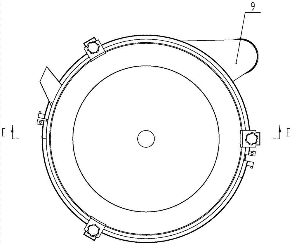 A method for quickly tightening screen mesh and vibrating sieve